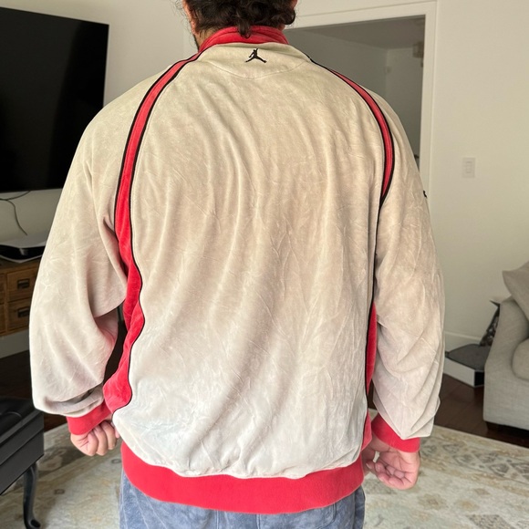Super cool Air Jordan Velvet Vintage Warm Up Jacket Size XXL soft gray & red - Picture 5 of 15